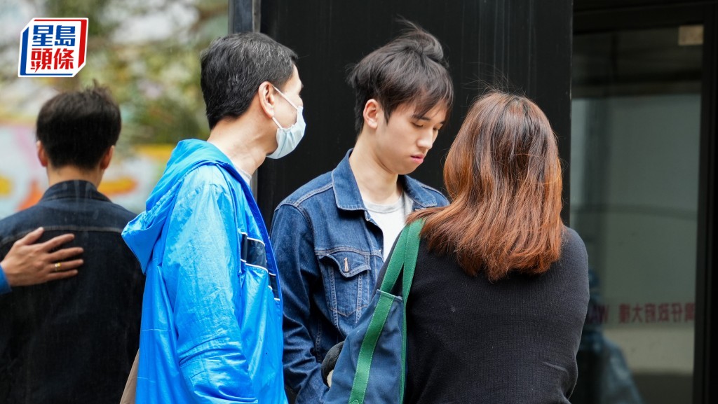 包括陸俊恆(中)在內10名被告,今於區域法院被裁定非法集結罪名成立。吳艷玲攝