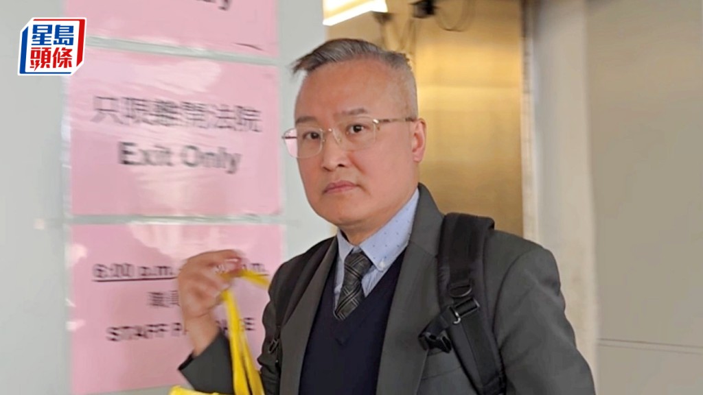 民航處飛行標準及適航部航空人員執照事務組航空醫學高級醫生鄺慶基。劉曉曦攝