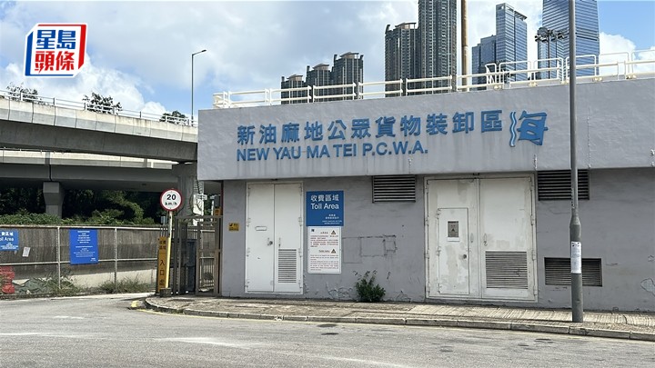 男工人由2米高處墮下昏迷。劉漢權攝