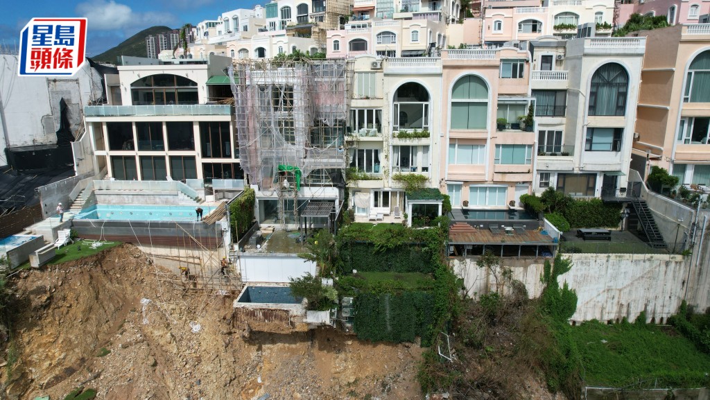 紅山半島2023年9月發生山泥傾瀉事件，屋宇署事後向存在偉例僭建的獨立屋業主發出清拆令。資料圖片