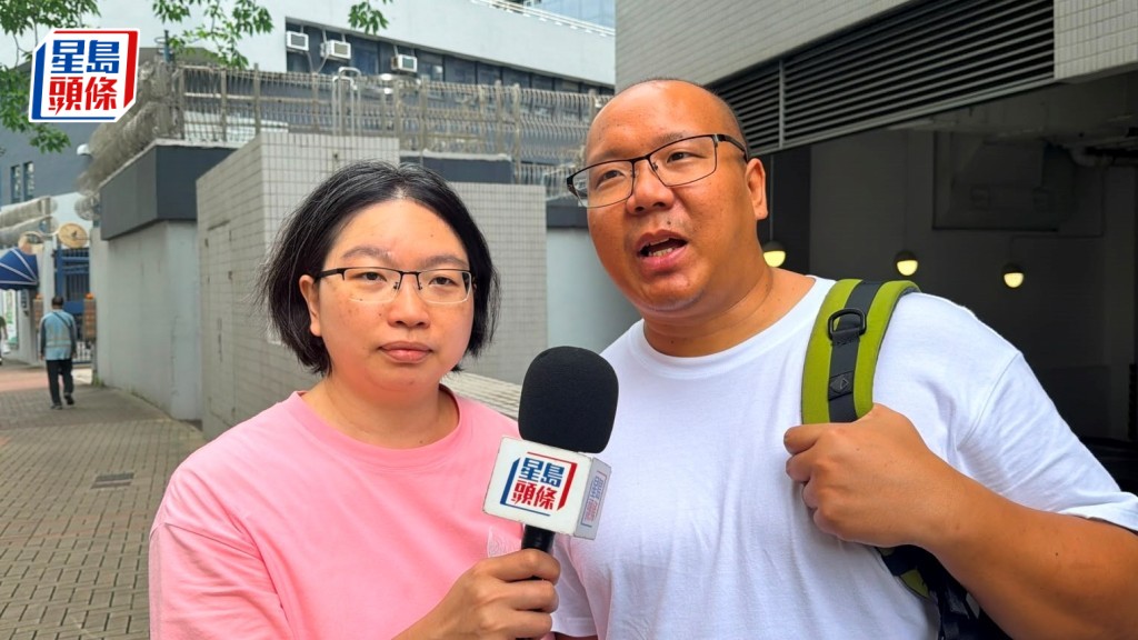 曾生讲述一对子女状况。梁国峰摄
