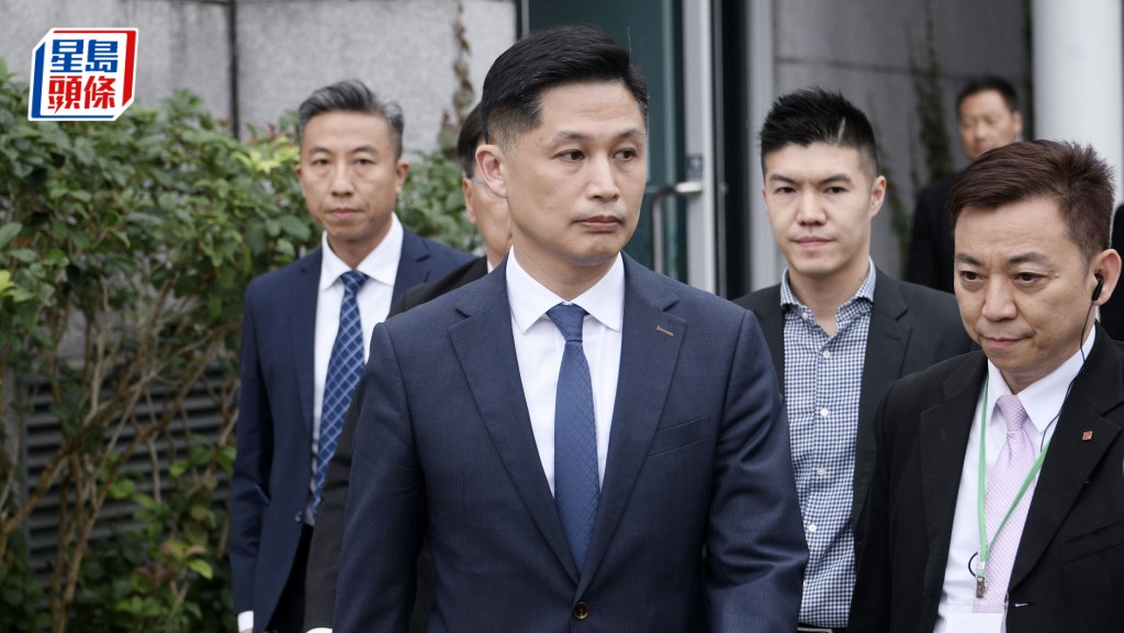 消防处处长杨恩健出席作供。