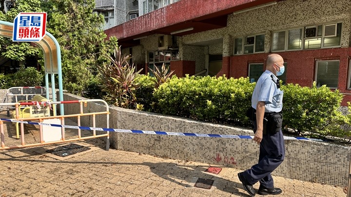 警員圍封花槽調查。梁國峰攝