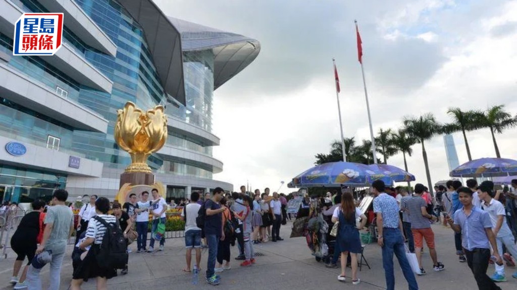 今年國慶黃金周內地來港旅行團較去年增加20%。資料圖片