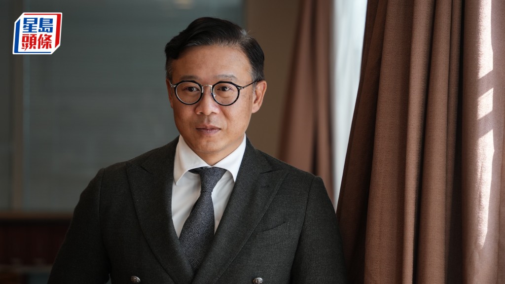 張國鈞今早(14日)離開北京前見記者,表示向夏寶龍匯報律政司最新的工作情況。資料圖片