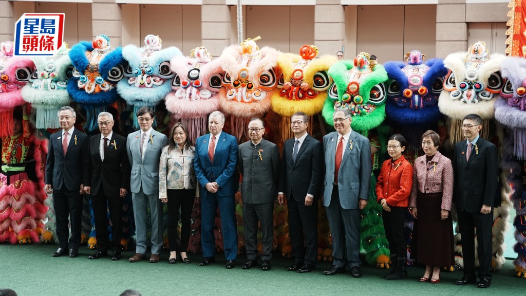 今日（19日）是大年初三「赤口」，傳統不拜年，沙田馬場下午舉行11場新春「賀歲馬」。