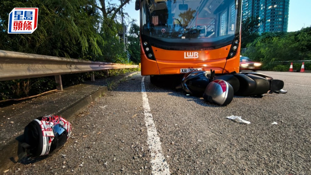 東涌九巴撼鐵騎｜58歲電單車司機留醫半日不治 曾被捲入車底拖行重創
