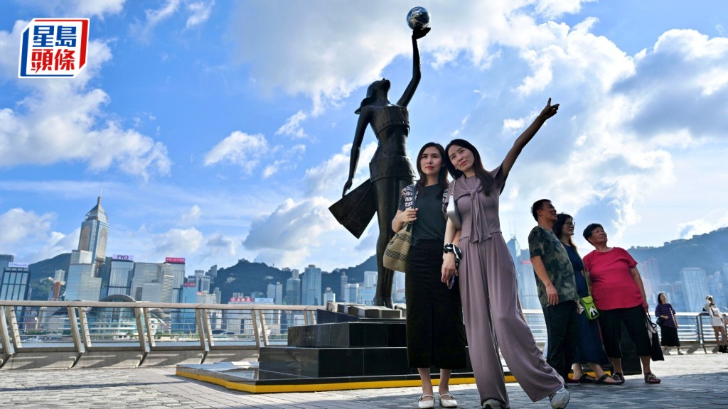 今年首兩個月合共錄得995萬訪港旅客人次。資料圖片