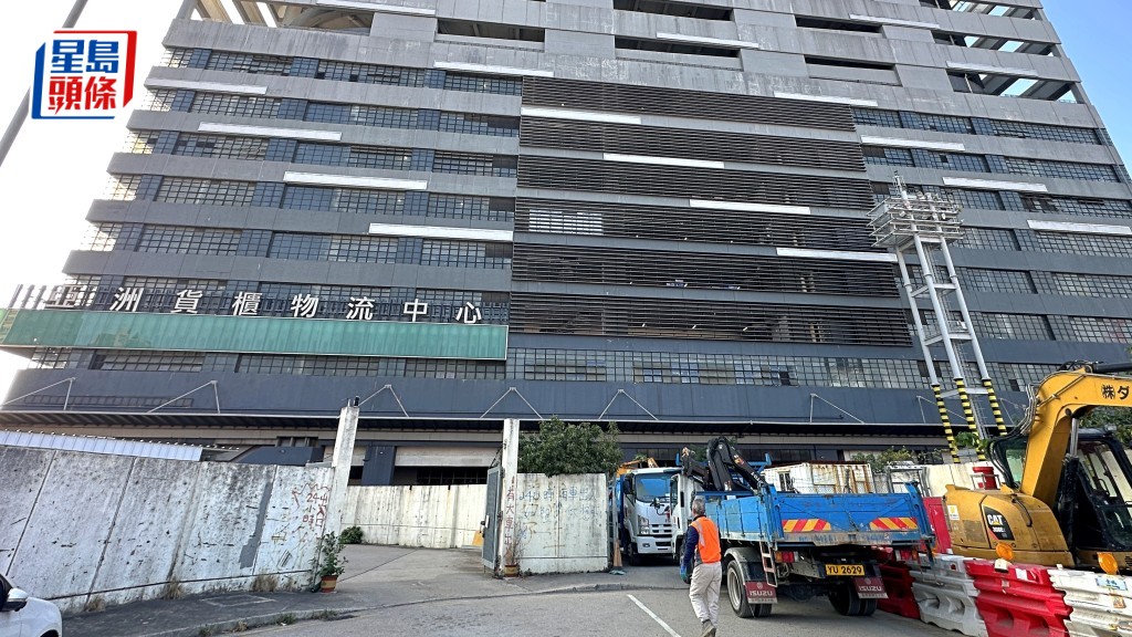 亞洲貨櫃物流中心停車場有男司機猝死。劉漢權攝