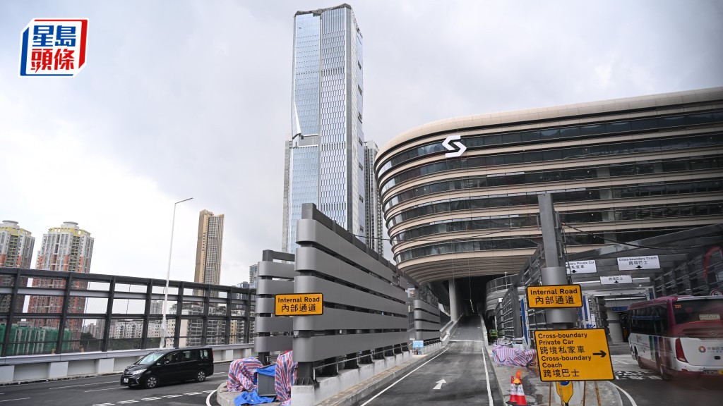 新皇崗口岸｜陳國基部署跨部門確保過渡順暢 籲市民如無需要暫不要前往「打卡」