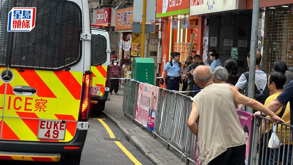 非華裔男子涉襲警被捕。讀者提供