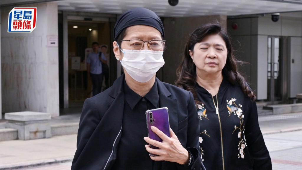 周莉莉（白口罩）今未能出庭作供，庭上透露她需進行乳癌化療。資料圖片