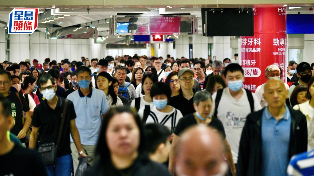 國慶黃金周，深圳各口岸預計達85萬人次出入境。 資料圖片 盧江球攝