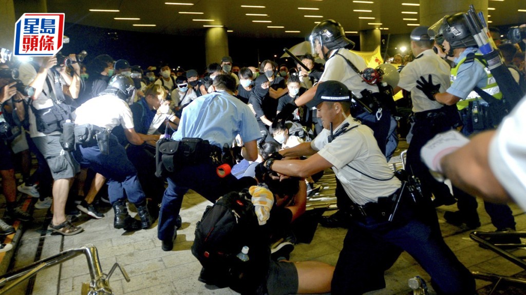 警署警長伍尚國在2019年修例風波示威期間遭人「起底」並在民事訴訟中勝訴,他去信蕭澤頤表示感謝。資料圖片