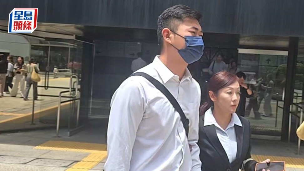 被告程朗（戴藍色口罩）。王仁昌攝