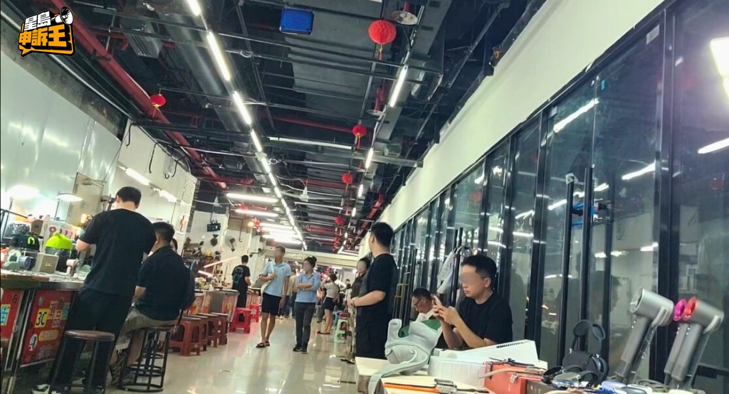 新「鬼市」直至7月初才低調重開,無論攤檔、貨品和人流都減少了。 新「鬼市」直至7月初才低調重開,無論攤檔、貨品和人流都減少了。