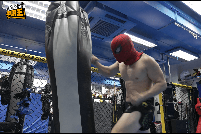 「蒙面哥」希望通過這種宣傳，招攬更多學生。