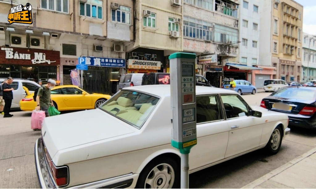 政府計劃將咪錶位收費增加一倍,但若果車房佔用咪錶位而不入錶的現象持續,加費亦是徒然。 政府計劃將咪錶位收費增加一倍,但若果車房佔用咪錶位而不入錶的現象持續,加費亦是徒然。