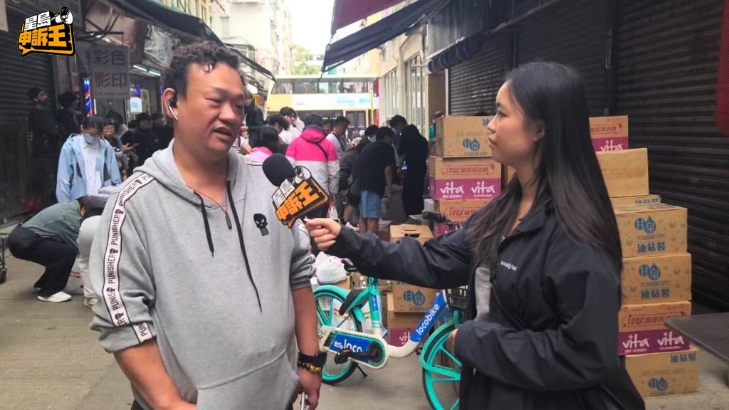 的士司機周先生發起義載,清晨便前往大埔現場。 的士司機周先生發起義載,清晨便前往大埔現場。