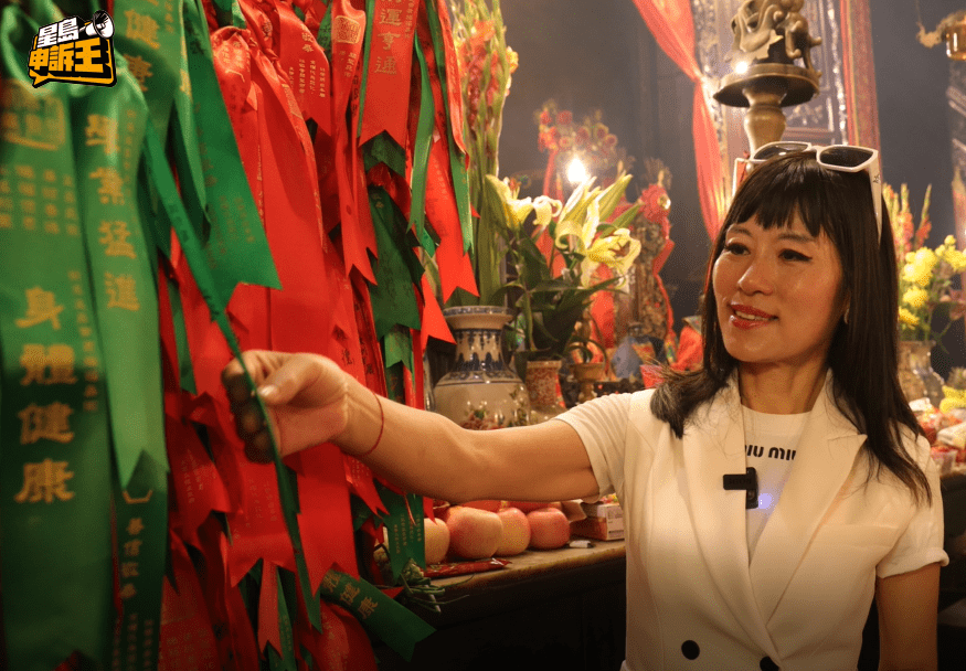 若想提升運勢的效果更理想,離開前可在廟內購買祈福絲帶。 若想提升運勢的效果更理想,離開前可在廟內購買祈福絲帶。