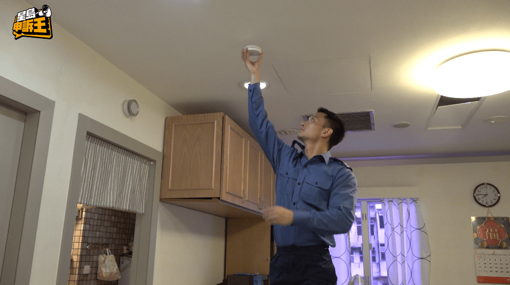 莊隊長建議，客廳及每個房間可各安裝一個獨立火警偵測器。