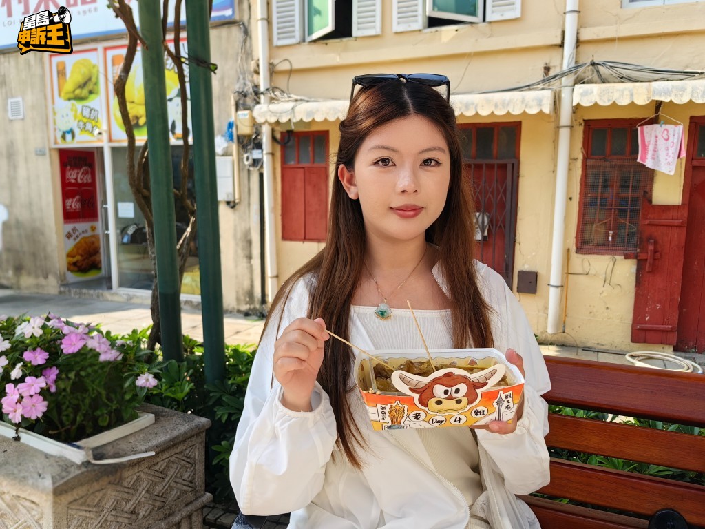 內地旅客張小姐,同樣跟小紅書推介光顧此店,吃後覺得味道「還可以」。 內地旅客張小姐,同樣跟小紅書推介光顧此店,吃後覺得味道「還可以」。