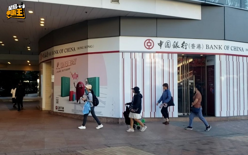 曹希聖律師建議業主,最好將樓契存放在銀行。 曹希聖律師建議業主,最好將樓契存放在銀行。