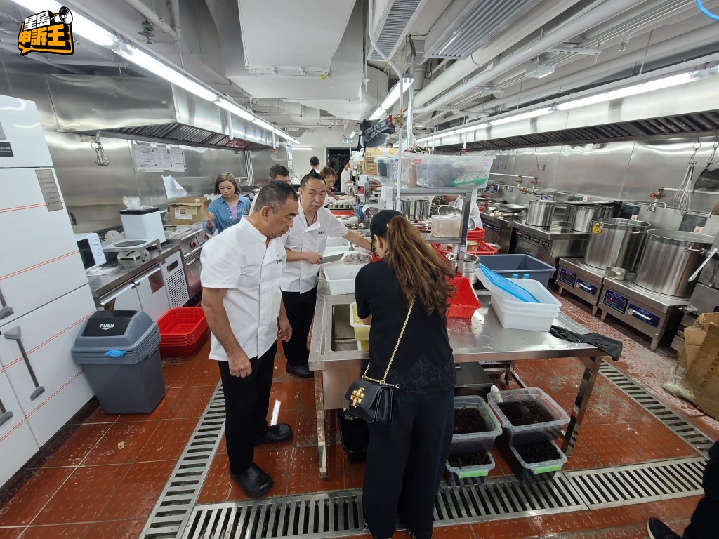 廚房已經竣工，面積達到5千呎，已經開爐可以工作。