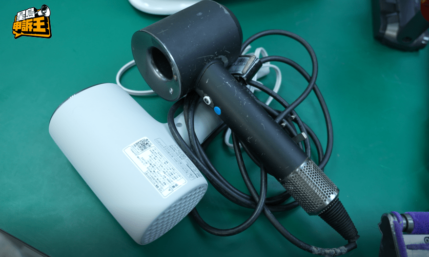 輝哥表示,風筒是維修率較高的電器之一,最常見的問題是電源部分出現「內斷」。 輝哥表示,風筒是維修率較高的電器之一,最常見的問題是電源部分出現「內斷」。