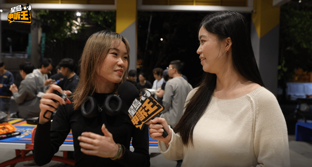 另一市民郎小姐則說,沒想過玩陀螺的年齡層可以如此廣泛,由學生到上班族都有玩。 另一市民郎小姐則說,沒想過玩陀螺的年齡層可以如此廣泛,由學生到上班族都有玩。