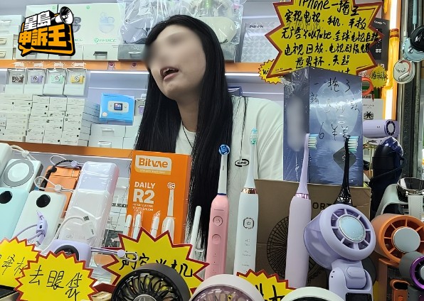 惟記者日前到華強北視察,很多店舖都說由於當局嚴打,沒有再賣針孔鏡頭。 惟記者日前到華強北視察,很多店舖都說由於當局嚴打,沒有再賣針孔鏡頭。