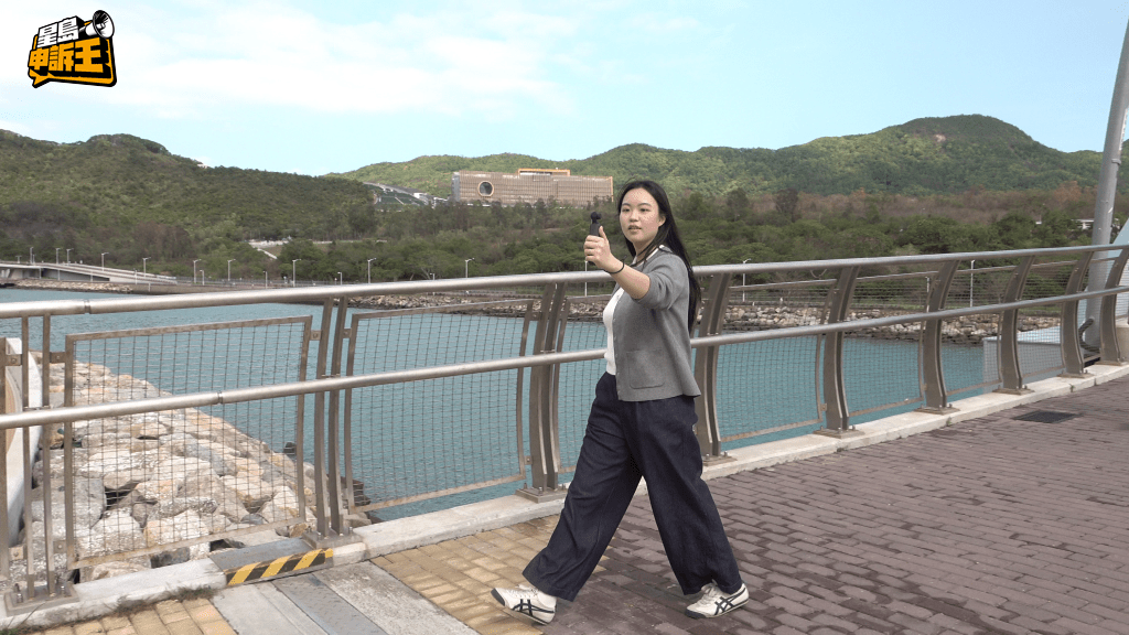 记者Sammi试穿该鞋垫的日常款，于将军澳海滨行走一小时实测。