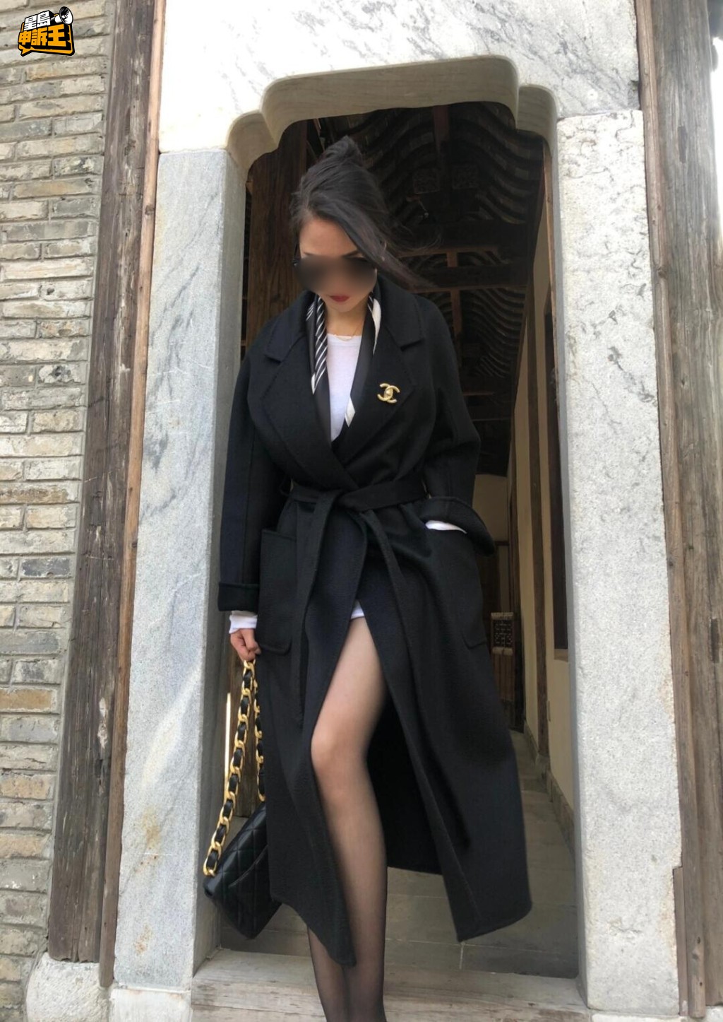 「葉芷」傳來滿身穿着名牌的相片,有意無意地炫耀生活富泰。 「葉芷」傳來滿身穿着名牌的相片,有意無意地炫耀生活富泰。