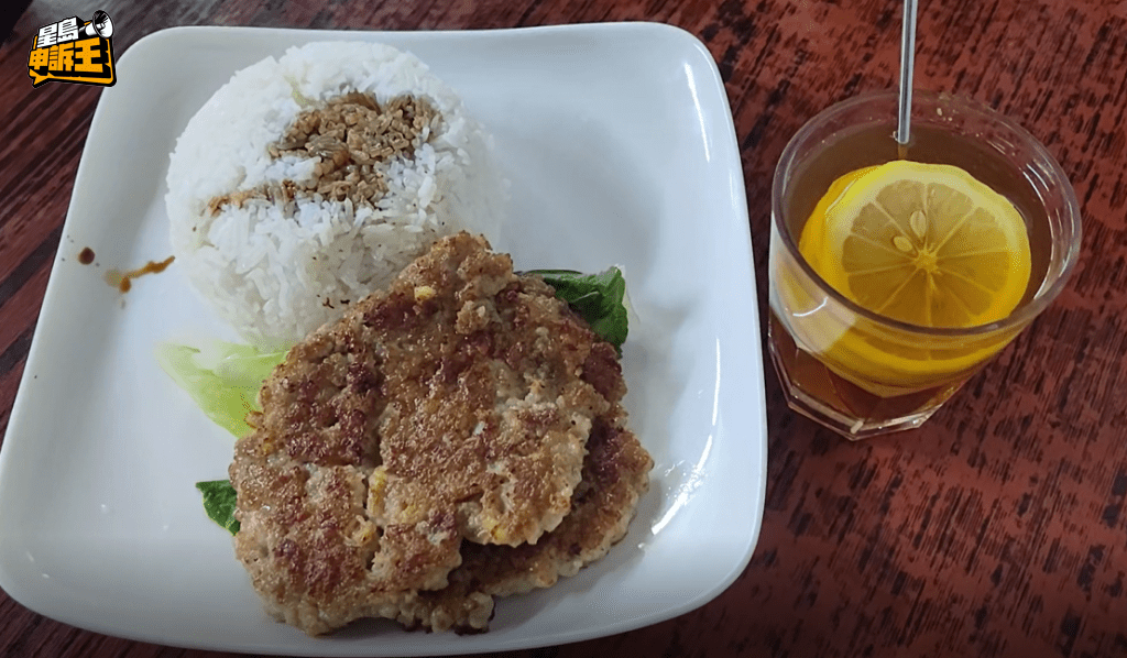 記者點餐後,肉餅大約在8分鐘內就送到桌上。 記者點餐後,肉餅大約在8分鐘內就送到桌上。