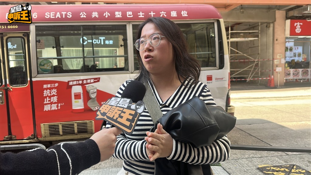 湖北旅客李小姐知道疑似採用萬年豉油，隨即抨擊店家。