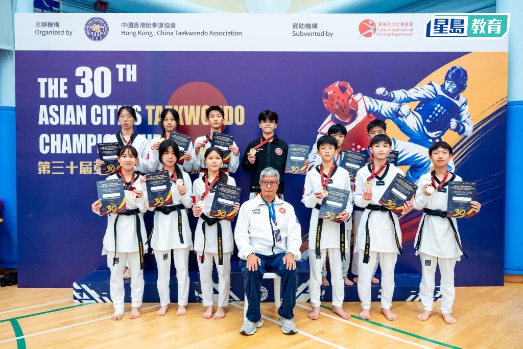 中三女生江可欣代表港隊出戰亞洲跆拳道錦標賽,奪得亞軍。 學校提供 中三女生江可欣代表港隊出戰亞洲跆拳道錦標賽,奪得亞軍。 學校提供
