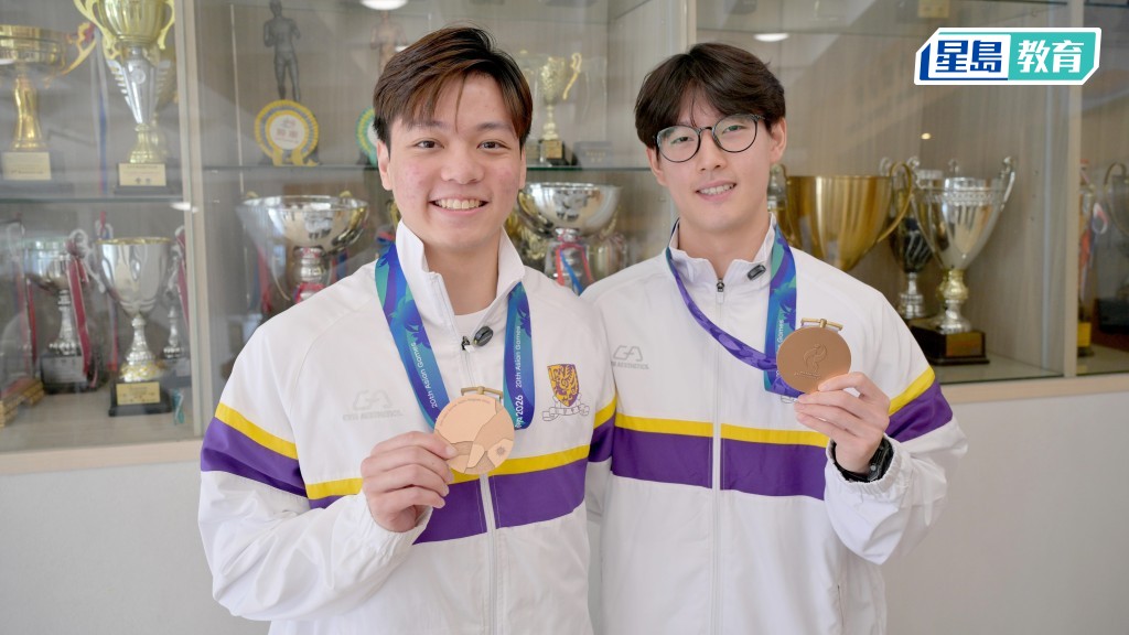 以教師和教練為目標的李智剛（左）坦言，目前教興趣班也以兒童為主，曾擔心將來畢業後教師的空缺會否減少。蘇正謙攝