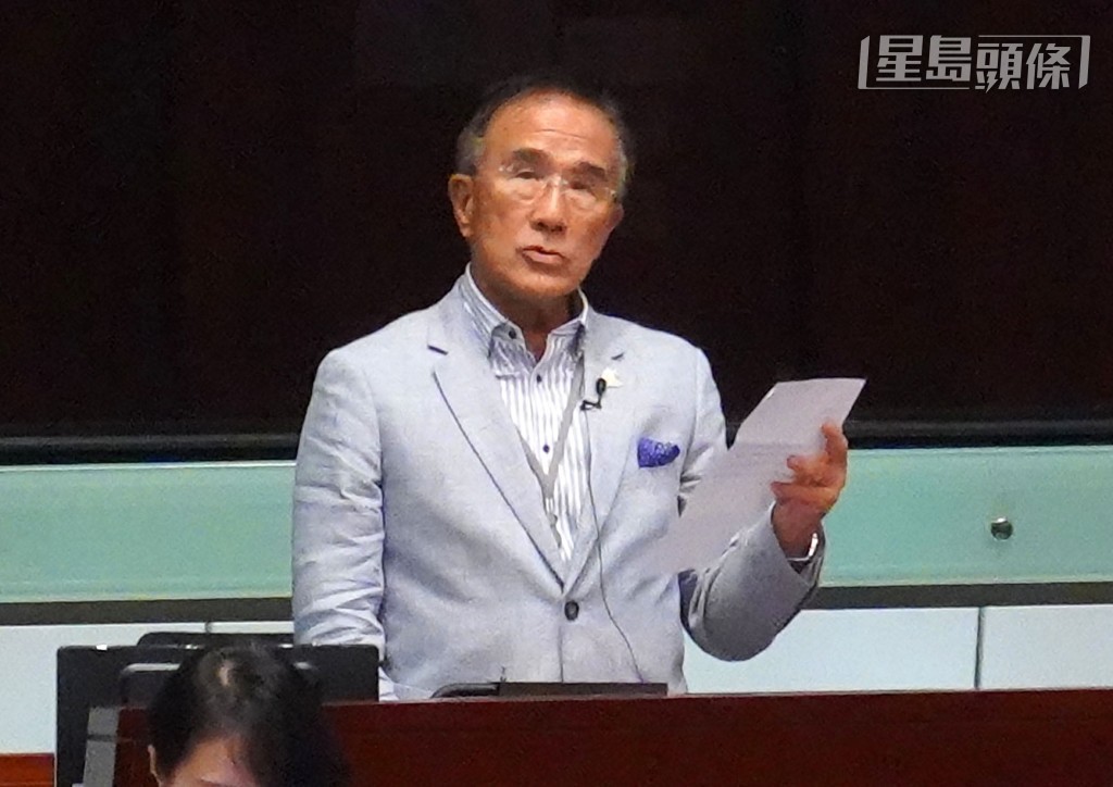 田北辰引述發展局的回覆,指命令是向承建商發出,故相關費用應由承建商承擔。 田北辰引述發展局的回覆,指命令是向承建商發出,故相關費用應由承建商承擔。