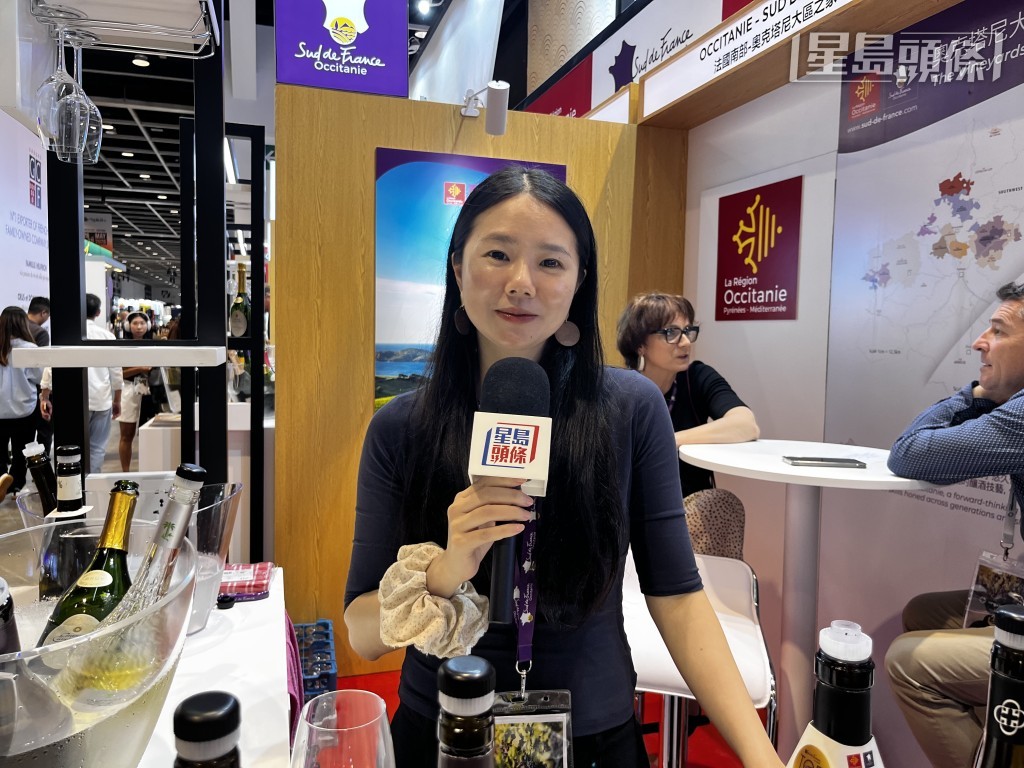 代表Julie讚揚香港是面向亞洲市場舉辦展覽的最佳地點之一。 代表Julie讚揚香港是面向亞洲市場舉辦展覽的最佳地點之一。
