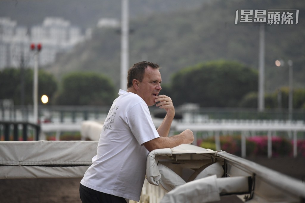 当以上三驹快跳时,方嘉柏 (图) 都目不转睛地吼到实,动态积极,再次露出搏杀手风。 当以上三驹快跳时,方嘉柏 (图) 都目不转睛地吼到实,动态积极,再次露出搏杀手风。