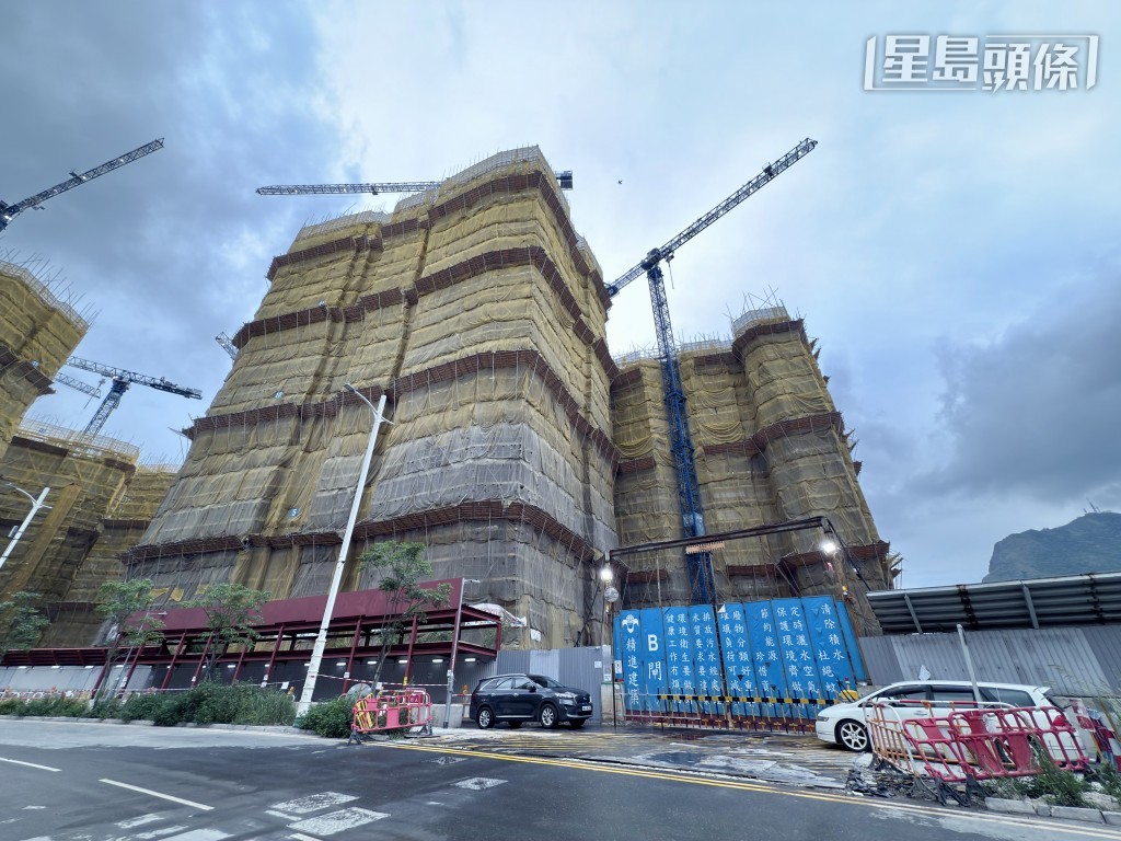 安達臣道R2-2地盤屬房協資助出售房屋項目,目前仍在建築階段。劉駿軒攝 安達臣道R2-2地盤屬房協資助出售房屋項目,目前仍在建築階段。劉駿軒攝