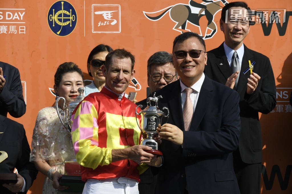 廖康铭表示布文 (图) 花了很长时间协助「祝愿」及「白鹭金刚」操练，上季两驹取得佳绩，骑者自然功不可没；日后两驹再同场竞逐，他仍有优先选择权。