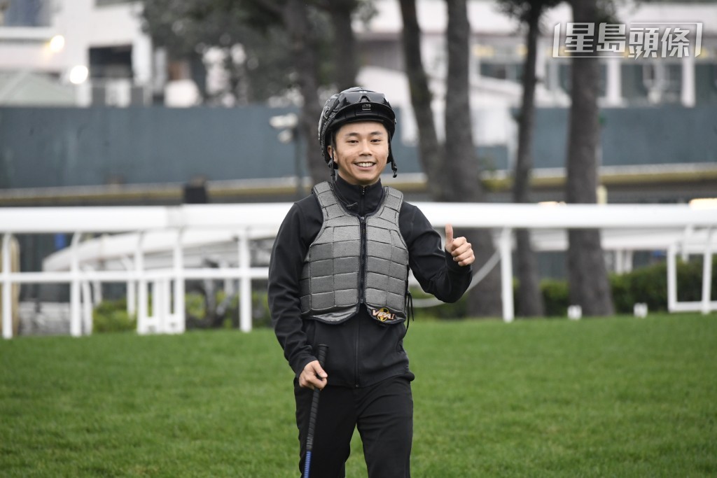 本报记者曾邀请曾炳威接受访问，曾炳威指出为曾氏家族胜出最多头马的骑师是华将潘明辉 (图)。
