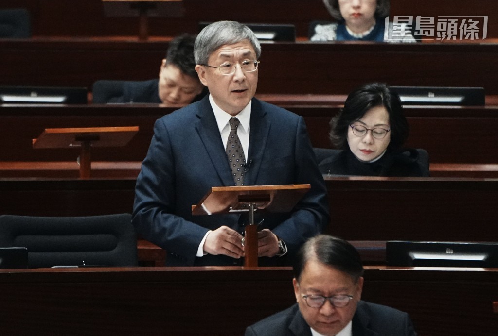 對於居民關注能否返回原居所取回物品，卓永興表示，預計需時兩至三個月完成搜證、拆卸棚架及安全評估工作。