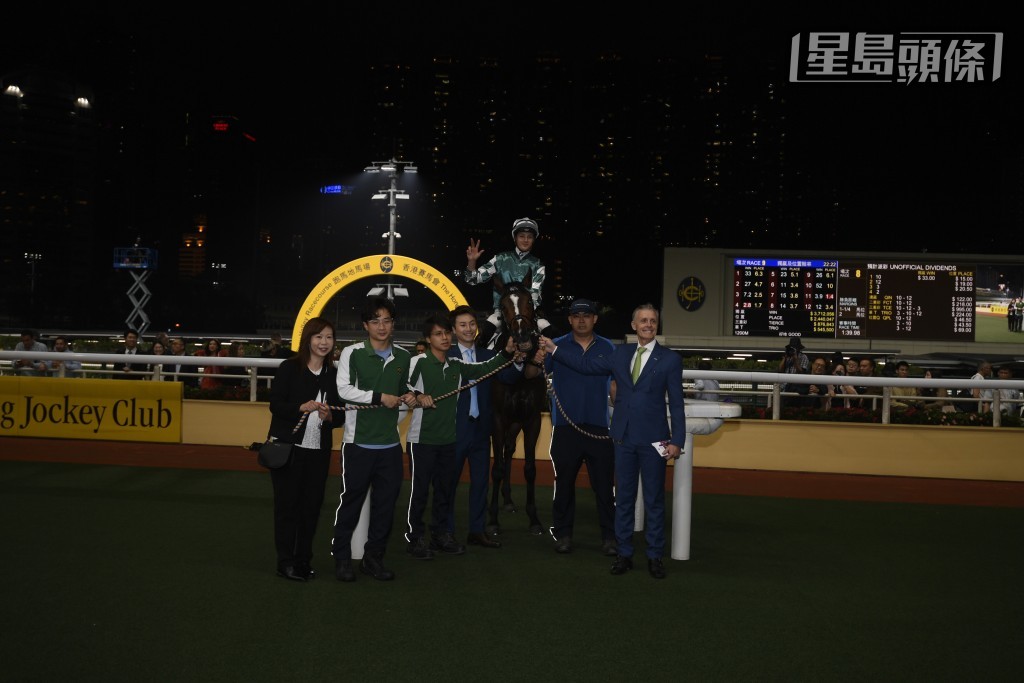 廖康銘 (右) 今季成績驕人，最近頻頻贏馬。