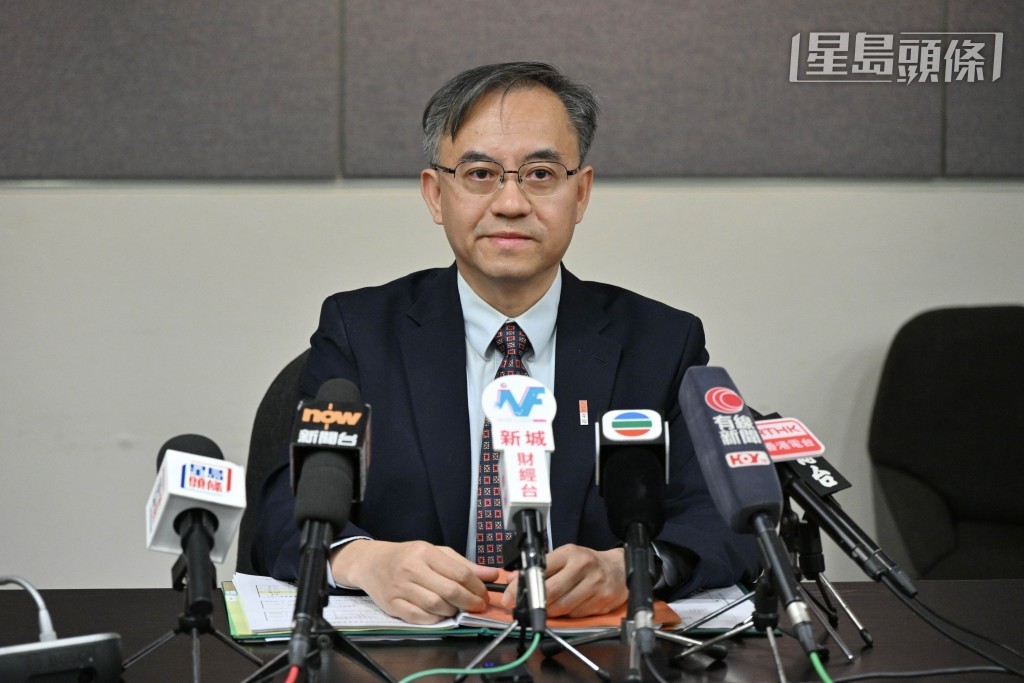 香港經濟及金融學者麥萃才。