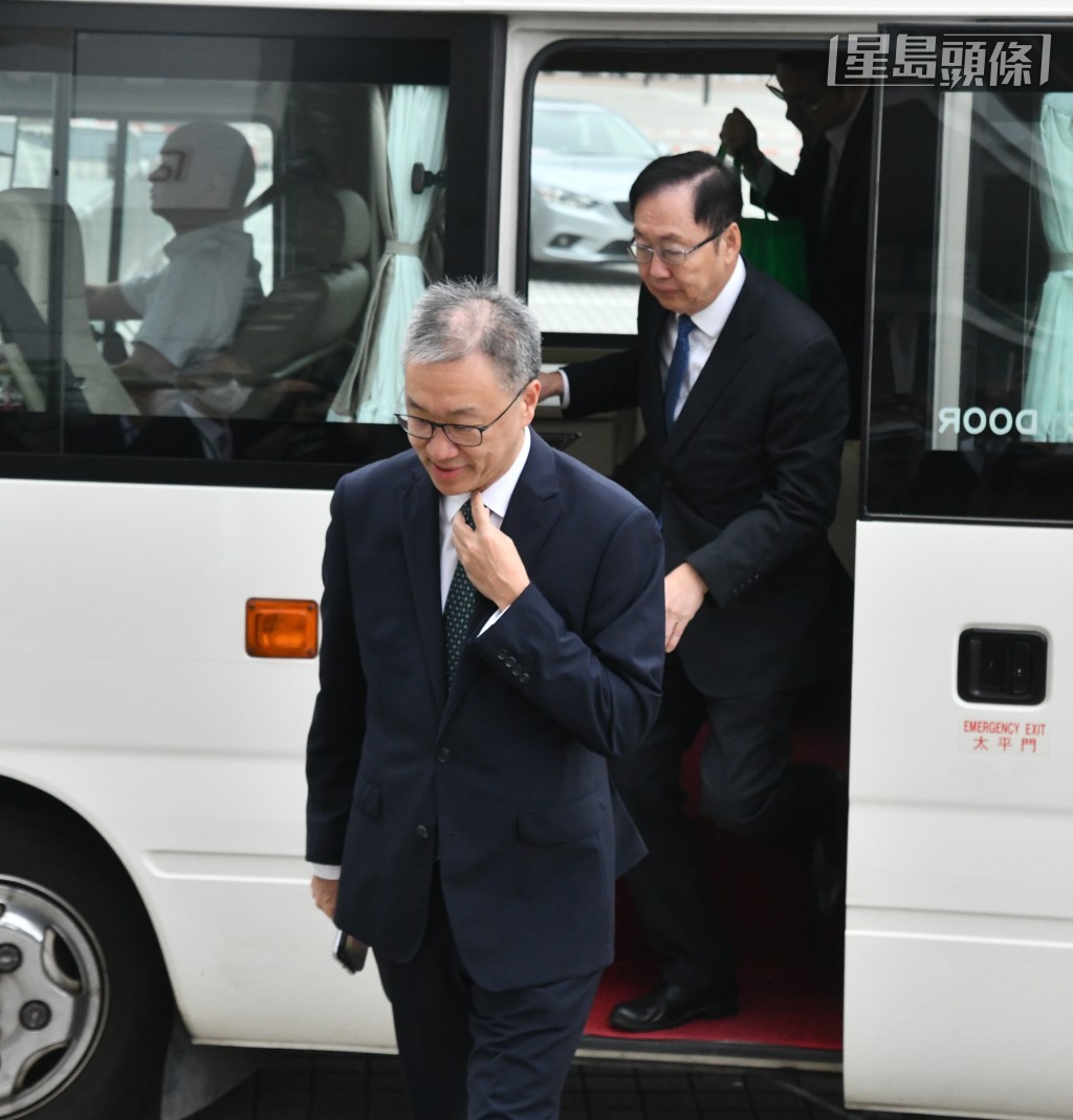 獨立委員會主席陸啟康法官。