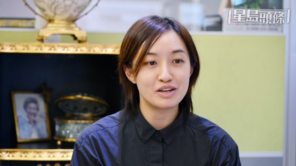 Label認為，作為同性會更了解女先人的需要，例如穿內衣如何舒服些等細節。