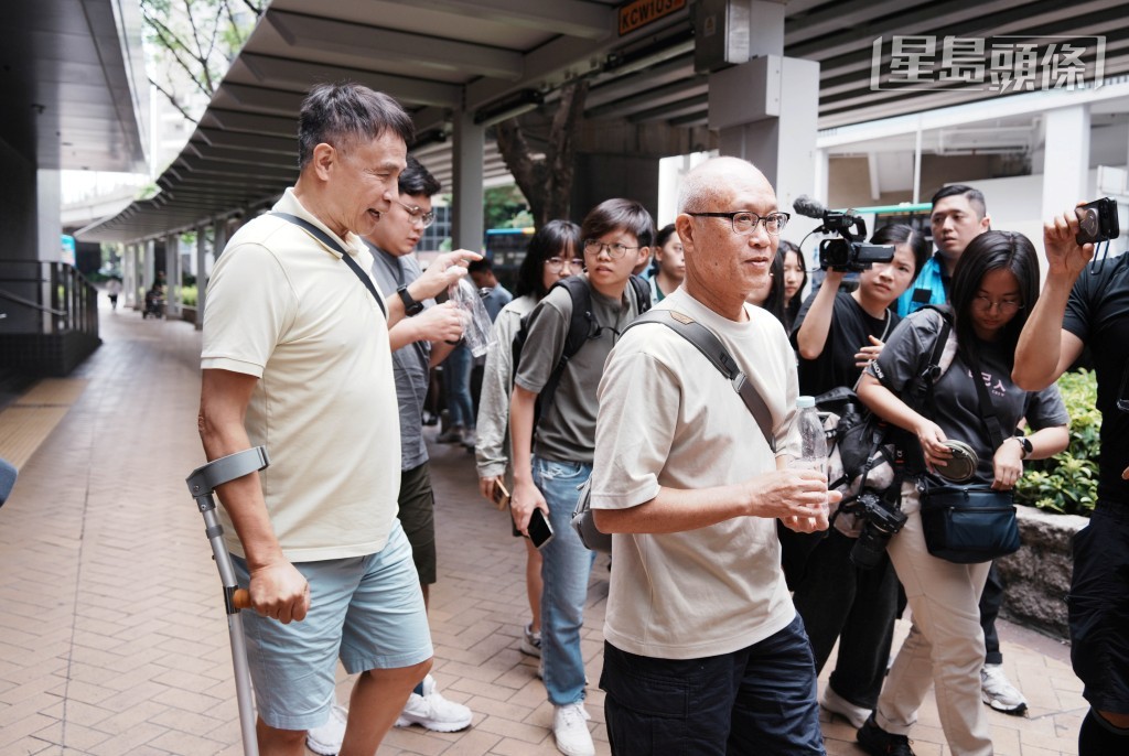 關注事故的宏福苑居民昨到庭旁聽。資料圖片 關注事故的宏福苑居民昨到庭旁聽。資料圖片