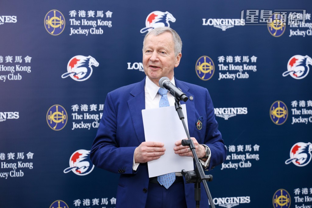 香港賽馬會行政總裁應家柏 (圖),形容「嘉應高昇」是他歷來見過最出色的短途馬。 香港賽馬會行政總裁應家柏 (圖),形容「嘉應高昇」是他歷來見過最出色的短途馬。
